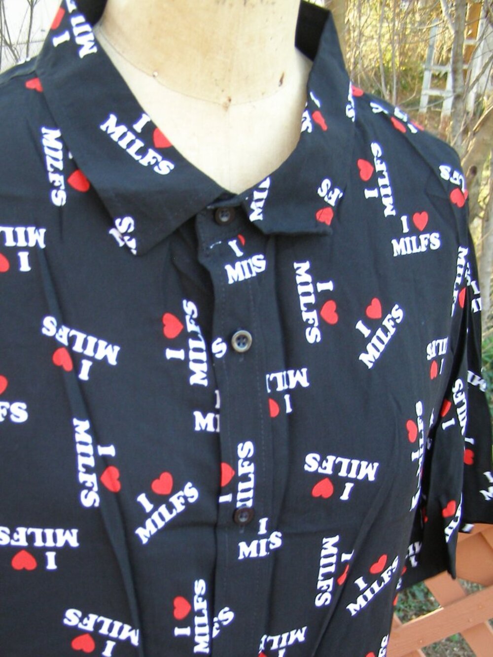 New size L Danny Duncan "I love MILFS" collared shirt Men's short sleeve